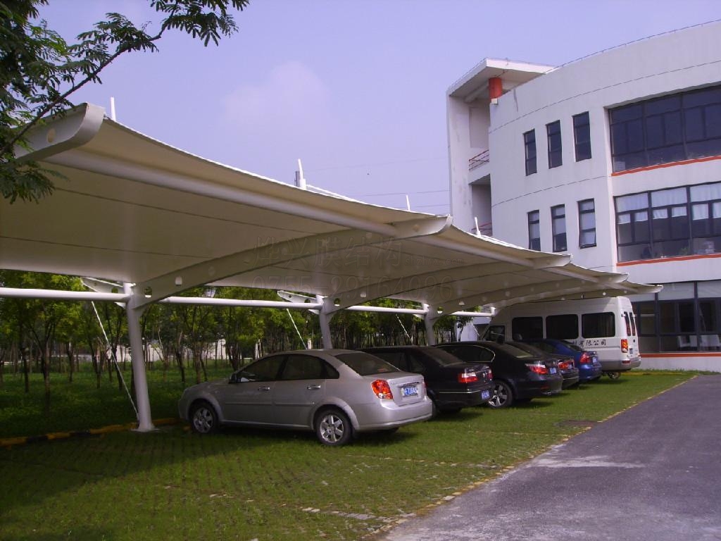 同樣的膜結(jié)構(gòu)車(chē)棚怎么價(jià)格就不一樣呢