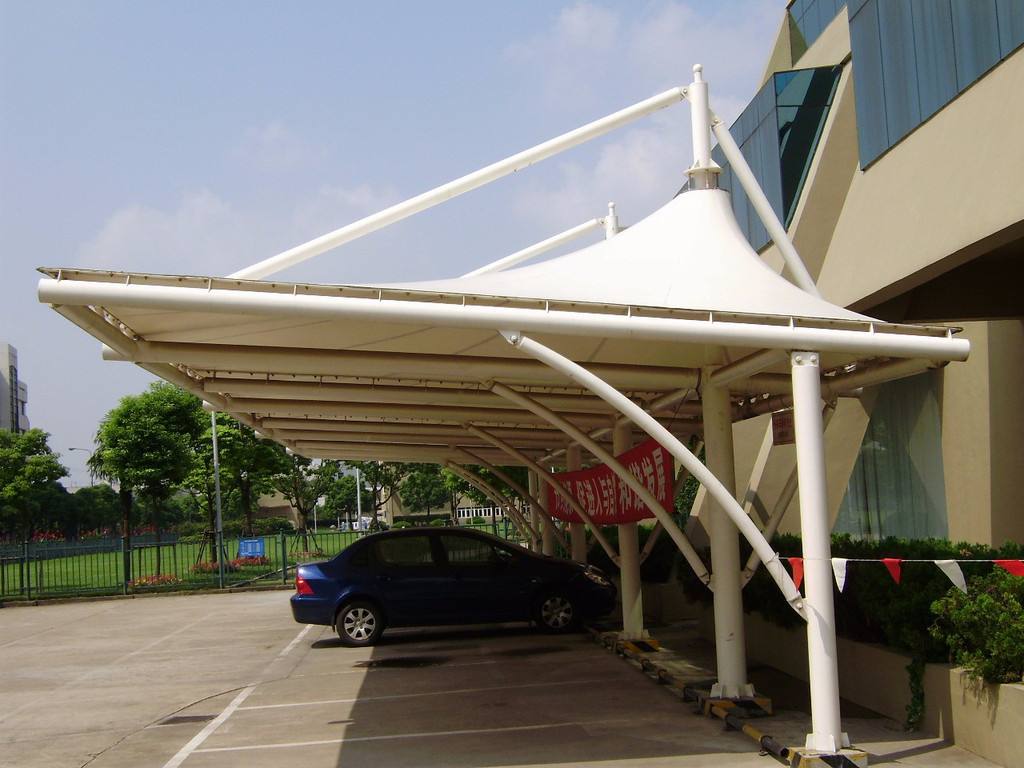 張拉膜結(jié)構(gòu)停車棚應(yīng)該如何保養(yǎng)？