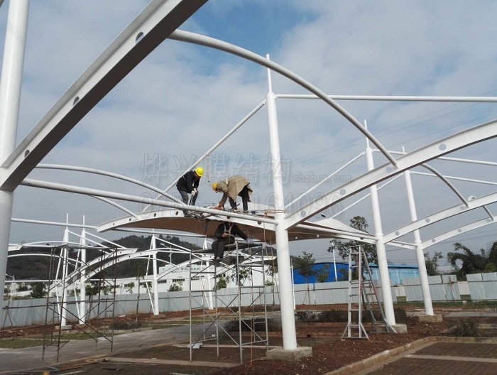 貴陽膜結(jié)構(gòu)車棚安裝-深圳市燁興膜結(jié)構(gòu)工程有限公司 貴陽膜結(jié)構(gòu)車棚安裝.jpg
